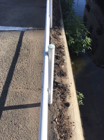 姫路市南畝町　当社管理駐車場にて雑草除去作業