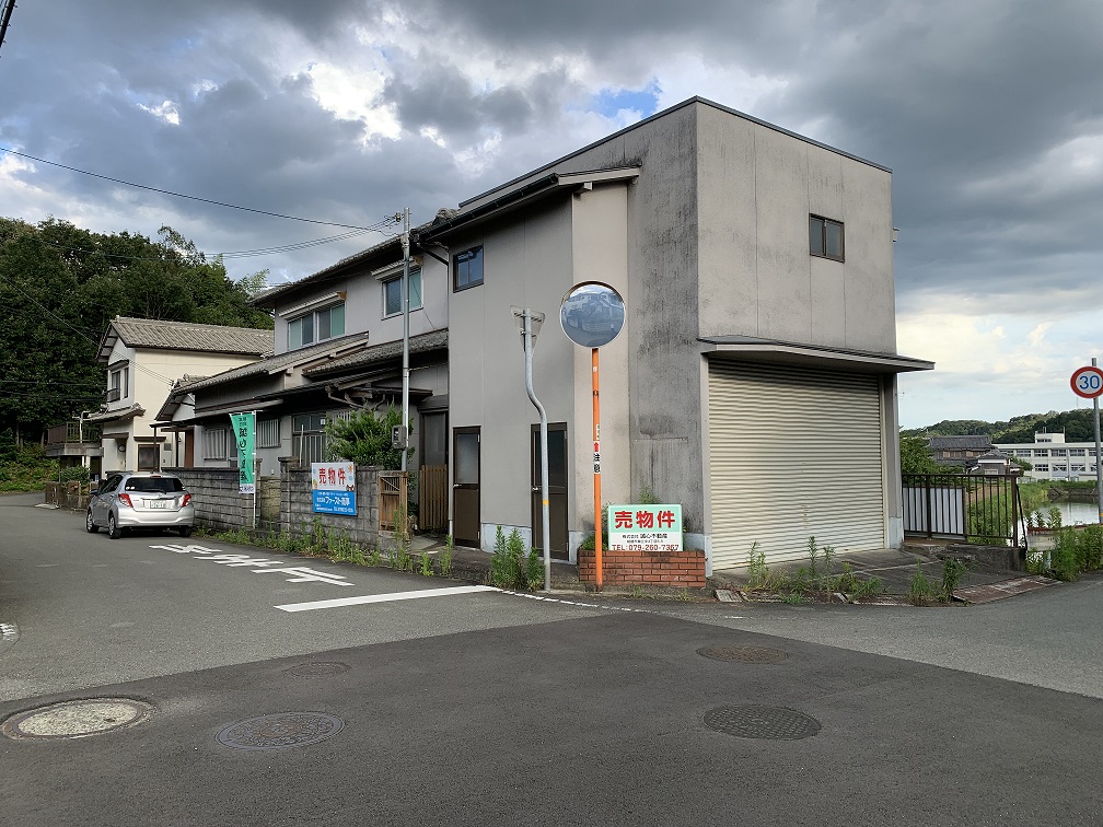 姫路市香寺町中寺　北西の角地！敷地面積ゆとりの約67坪♪交通量の少ない閑静な住宅地。中寺小学校まで徒歩6分！