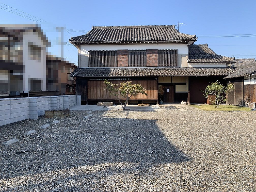 姫路市大津区長松【売店舗】閑静な住宅街に建つ古民家をリノベーションした店舗向け物件です！敷地広々200坪以上！駐車スペース10台以上可！