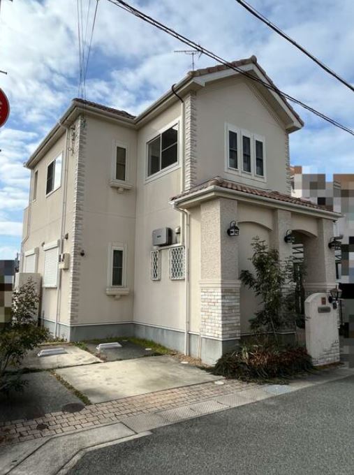 姫路市北今宿　安心で経済的なオール電化住宅です♪屋根に太陽光ソーラー２．９ｋｗ設置！高岡小学校まで徒歩５分！駐車スペース２台とめられます。