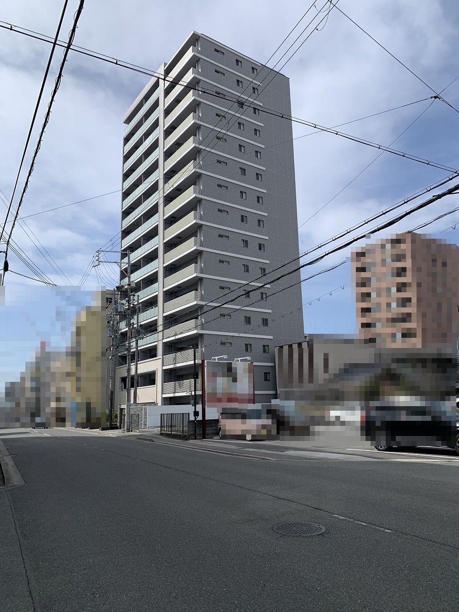 姫路市古二階町【ワコーレ姫路ザ・スイート】姫路駅まで徒歩8分！ペットと暮らせるマンション♪南向きの明るいリビング！バルコニーから外出可能です。