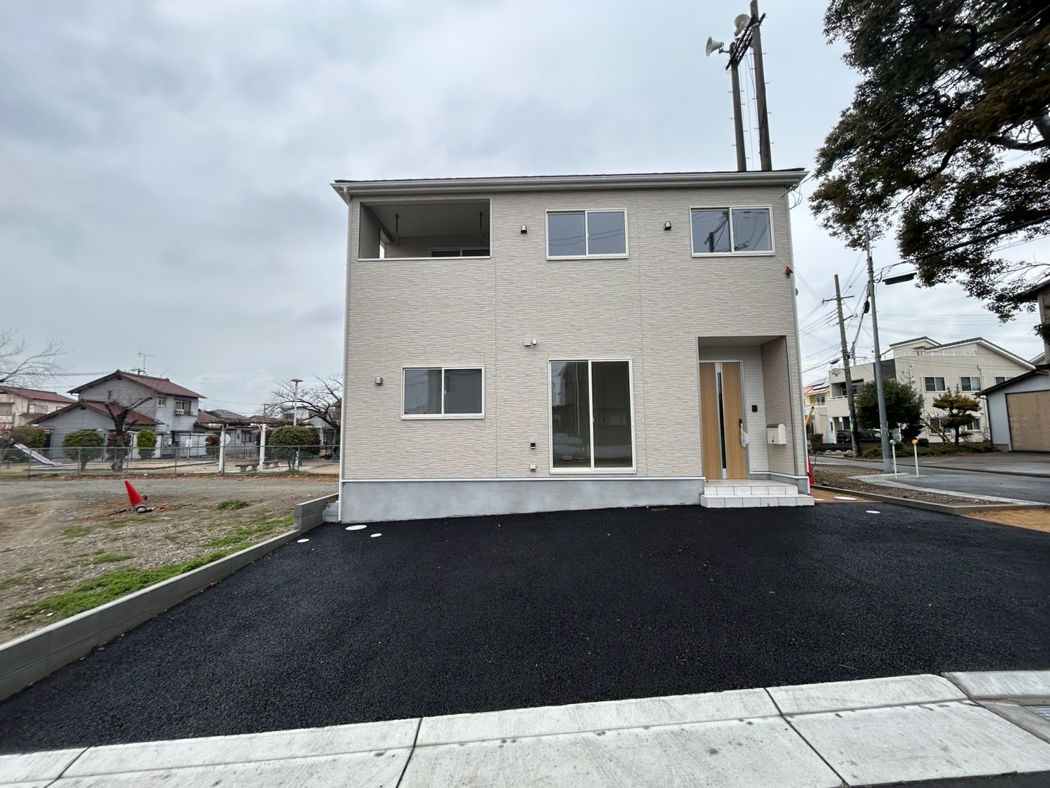 加古川市尾上町口里第19　全1棟！【1号棟】山陽電鉄本線『浜の宮』駅　徒歩8分♪駐車スペース並列3台可能♪浜の宮小学校まで徒歩8分♪子育てに優しい落ち着いた住環境♪閑静な住宅街♪お掃除らくらくのIHクッキングヒーター♪