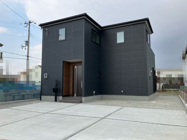 姫路市広畑区清水町２期　全１棟！山陽電鉄網干線『広畑』駅　徒歩12分♪小・中学校　徒歩約15分圏内♪家族の会話がはずむカウンターキッチン♪雨の日も安心屋根付きバルコニー♪一階居室部分シャッターあり♪